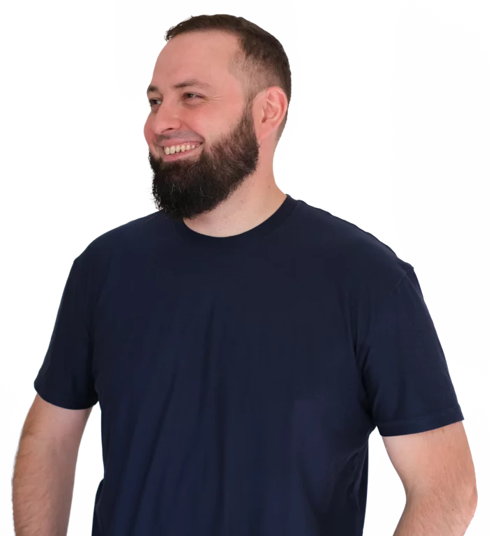 Sebastian mit freundlichem Lachen